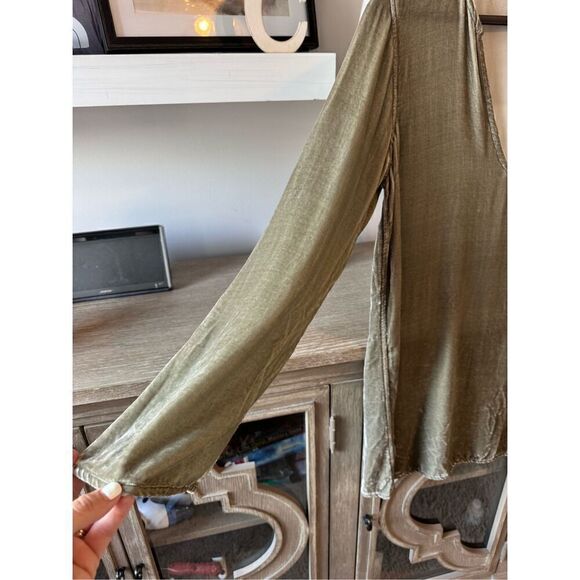 CP Shades NWOT Long Sleeve Velvet Mini Dress in Green Size Small - Picture 2 of 10